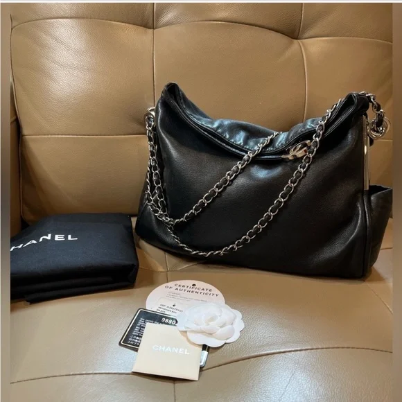 Chanel Lambskin soft hobo bag - Picture 4 of 16